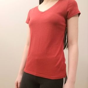 UNIQLO Red V-Neck Short Sleeve T-shirt